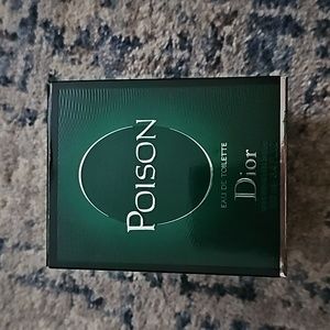 Poison perfume by Dior